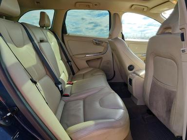 Vue de 2012 VOLVO XC60 T6, angle 10