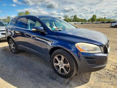Vue de 2012 VOLVO XC60 T6, angle 4