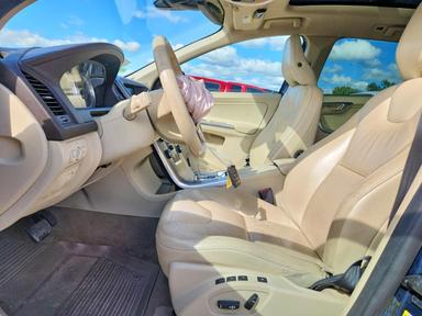 Vue de 2012 VOLVO XC60 T6, angle 7