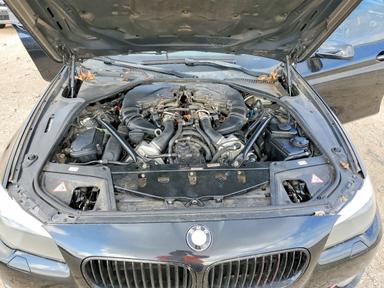 Вид 2012 BMW 550 XI, угол 11