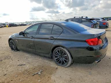 Вид 2012 BMW 550 XI, угол 2