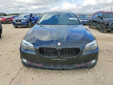Вид 2012 BMW 550 XI, угол 5
