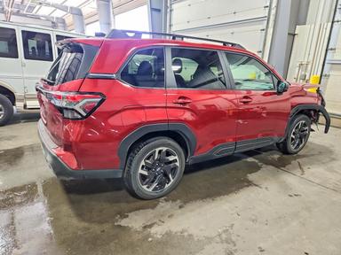 منظر 2026 SUBARU FORESTER LIMITED، زاوية 3