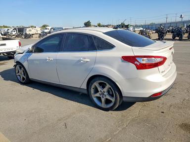 Вид 2013 FORD FOCUS TITANIUM, угол 2