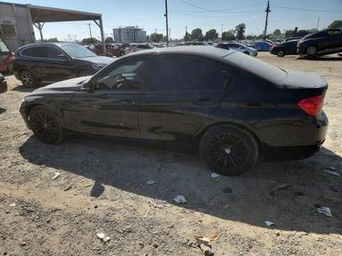 Вид 2014 BMW 320 I, угол 2
