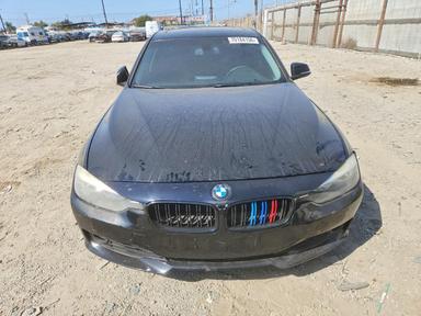 Вид 2014 BMW 320 I, угол 5