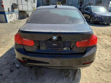 Вид 2014 BMW 320 I, угол 6