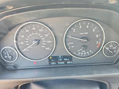 Вид 2014 BMW 320 I, угол 9