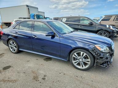 Vista de 2016 MERCEDES-BENZ E 350, ángulo 4