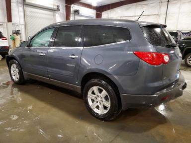 Вид 2011 CHEVROLET TRAVERSE LT, угол 2