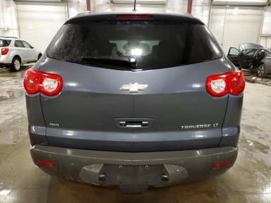 Вид 2011 CHEVROLET TRAVERSE LT, угол 6