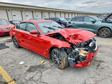 Вид 2021 BMW 330XI, угол 4