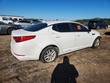 Vue de 2011 KIA OPTIMA LX, angle 3