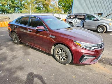 منظر 2019 KIA OPTIMA LX، زاوية 4