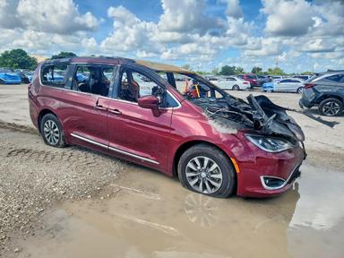 Vista de 2019 CHRYSLER PACIFICA TOURING L PLUS, ángulo 4
