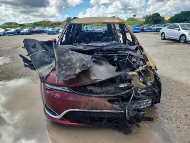 Vista de 2019 CHRYSLER PACIFICA TOURING L PLUS, ángulo 5