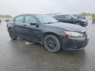 Vista de 2013 CHRYSLER 200 TOURING, ángulo 4