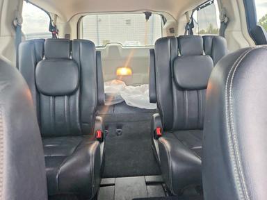 Vue de 2014 CHRYSLER TOWN &amp; COUNTRY TOURING L, angle 10