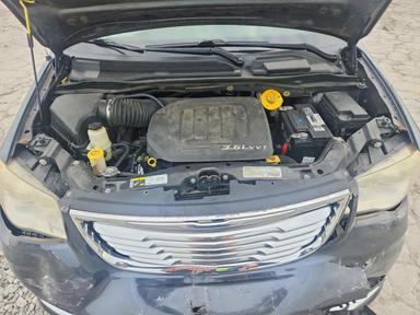 Vue de 2014 CHRYSLER TOWN &amp; COUNTRY TOURING L, angle 12