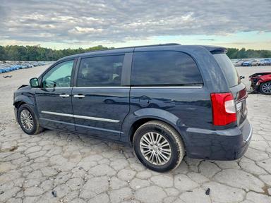 Vue de 2014 CHRYSLER TOWN &amp; COUNTRY TOURING L, angle 2