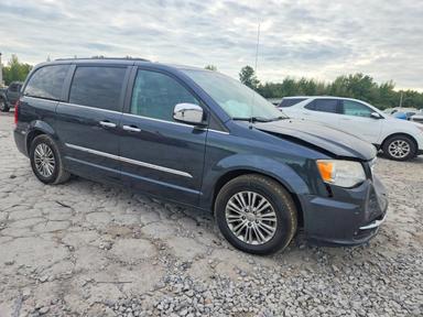 Vue de 2014 CHRYSLER TOWN &amp; COUNTRY TOURING L, angle 4