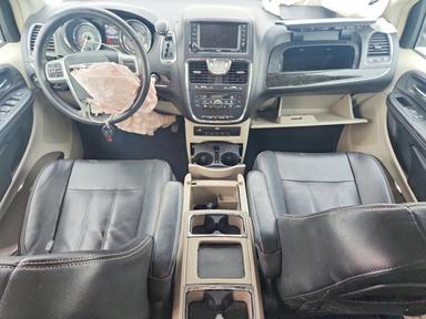 Vue de 2014 CHRYSLER TOWN &amp; COUNTRY TOURING L, angle 8