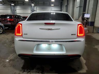 Вид 2018 CHRYSLER 300 TOURING, угол 6