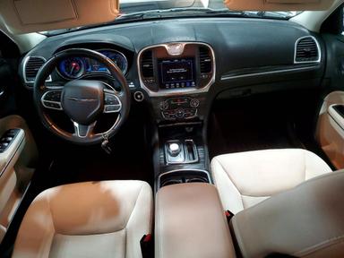 Вид 2018 CHRYSLER 300 TOURING, угол 8