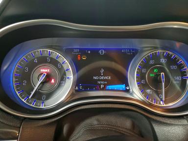 Вид 2018 CHRYSLER 300 TOURING, угол 9