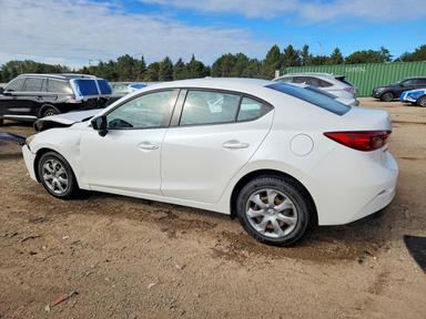 منظر 2014 MAZDA 3 SV، زاوية 2