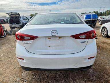 منظر 2014 MAZDA 3 SV، زاوية 6