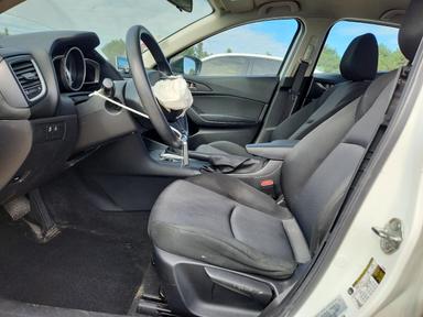 منظر 2014 MAZDA 3 SV، زاوية 7