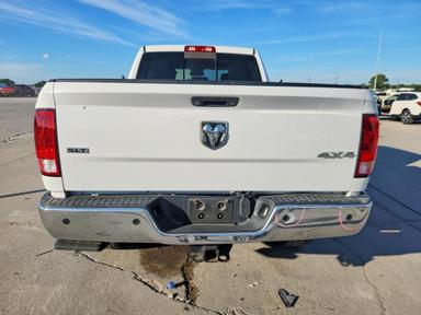 منظر 2018 RAM 2500 SLT، زاوية 6