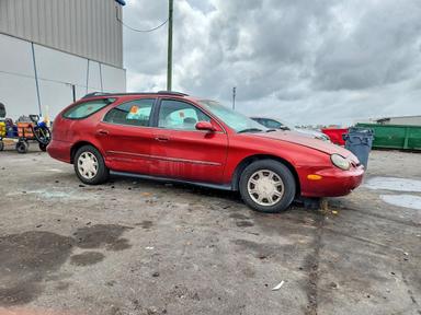 Vista de 1996 FORD TAURUS, ángulo 4