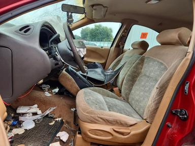 Vista de 1996 FORD TAURUS, ángulo 7