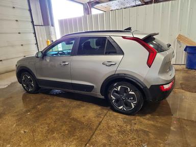 Vista de 2024 KIA NIRO WIND, ángulo 2