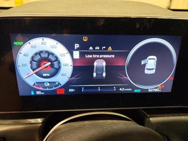 Vista de 2024 KIA NIRO WIND, ángulo 9