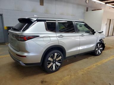 Vue de 2025 MITSUBISHI OUTLANDER SE, angle 3