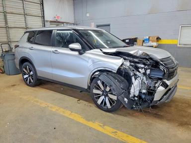 Vue de 2025 MITSUBISHI OUTLANDER SE, angle 4
