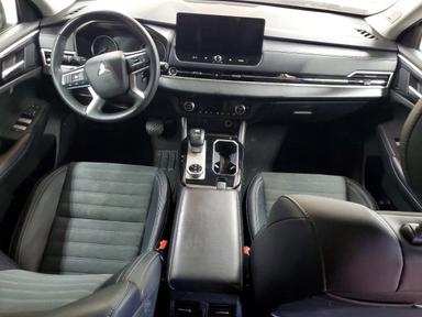 Vue de 2025 MITSUBISHI OUTLANDER SE, angle 8