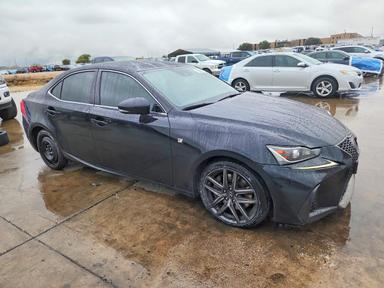 Vista de 2017 LEXUS IS 200T, ángulo 4
