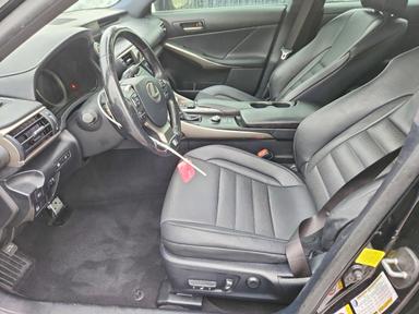 Vista de 2017 LEXUS IS 200T, ángulo 7