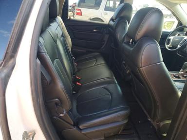 Vista de 2014 CHEVROLET TRAVERSE LT, ángulo 10