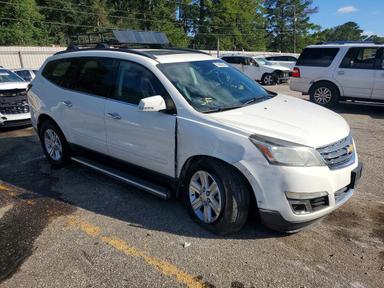 Vista de 2014 CHEVROLET TRAVERSE LT, ángulo 4