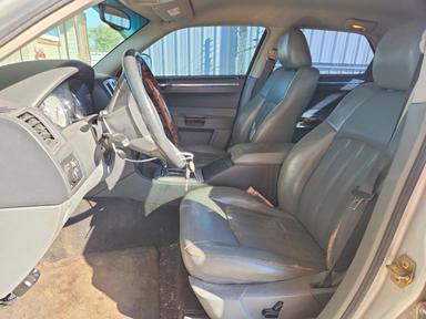 Vue de 2005 CHRYSLER 300C HEMI C, angle 7