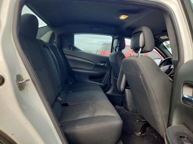 Vue de 2014 DODGE AVENGER SE, angle 10