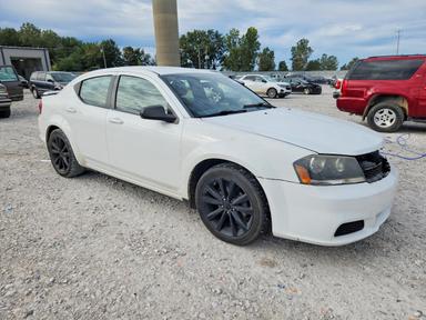 Vue de 2014 DODGE AVENGER SE, angle 4