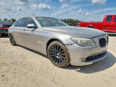 منظر 2012 BMW 750 LI، زاوية 4