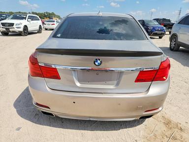 منظر 2012 BMW 750 LI، زاوية 6