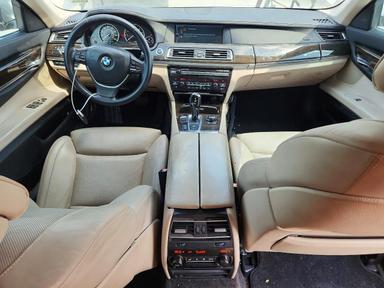 منظر 2012 BMW 750 LI، زاوية 8